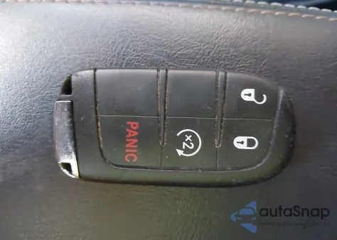 2018 Jeep Compass Latitude 4X4 z USA, uszkodzony, nr VIN 3C4NJDBB9JT185971